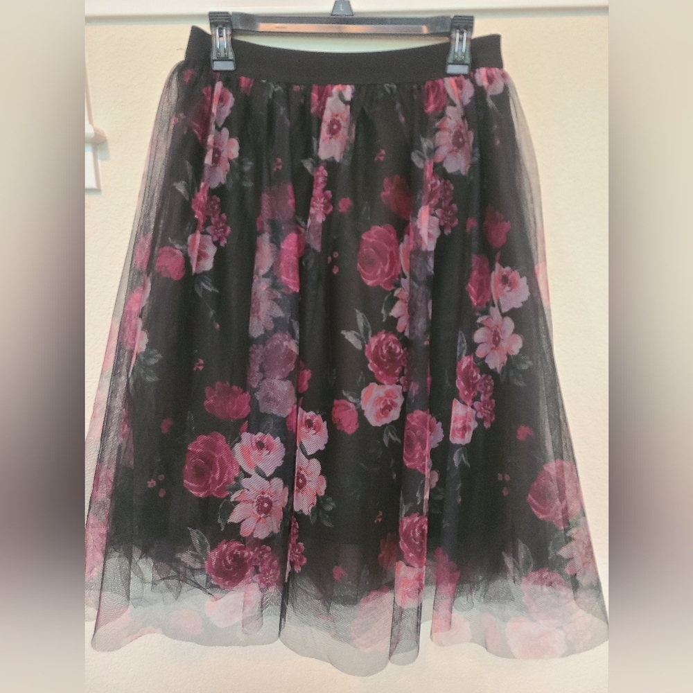 NWT Layered Floral Tulle Midlength Skirt - L